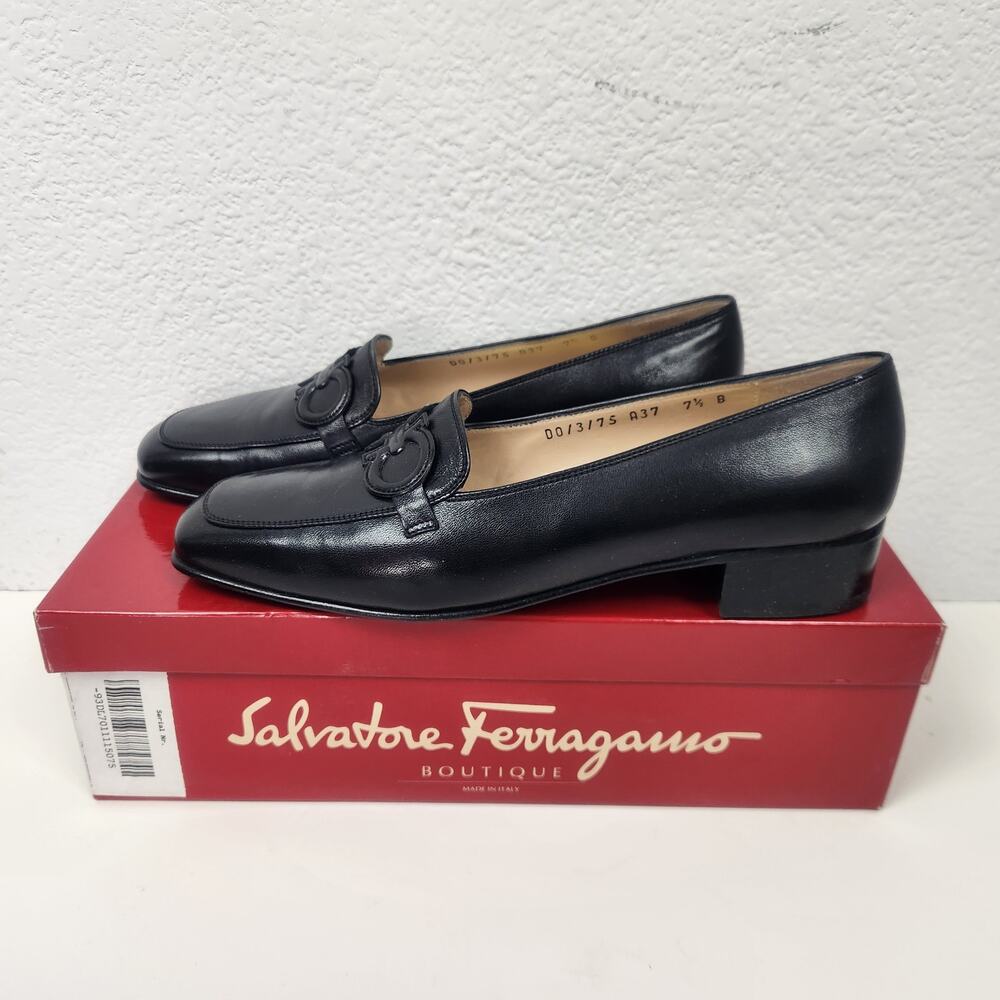 Salvatore Ferragamo Disco Mandorla Heel Shoe In Black Size 7.5B Narrow NIB